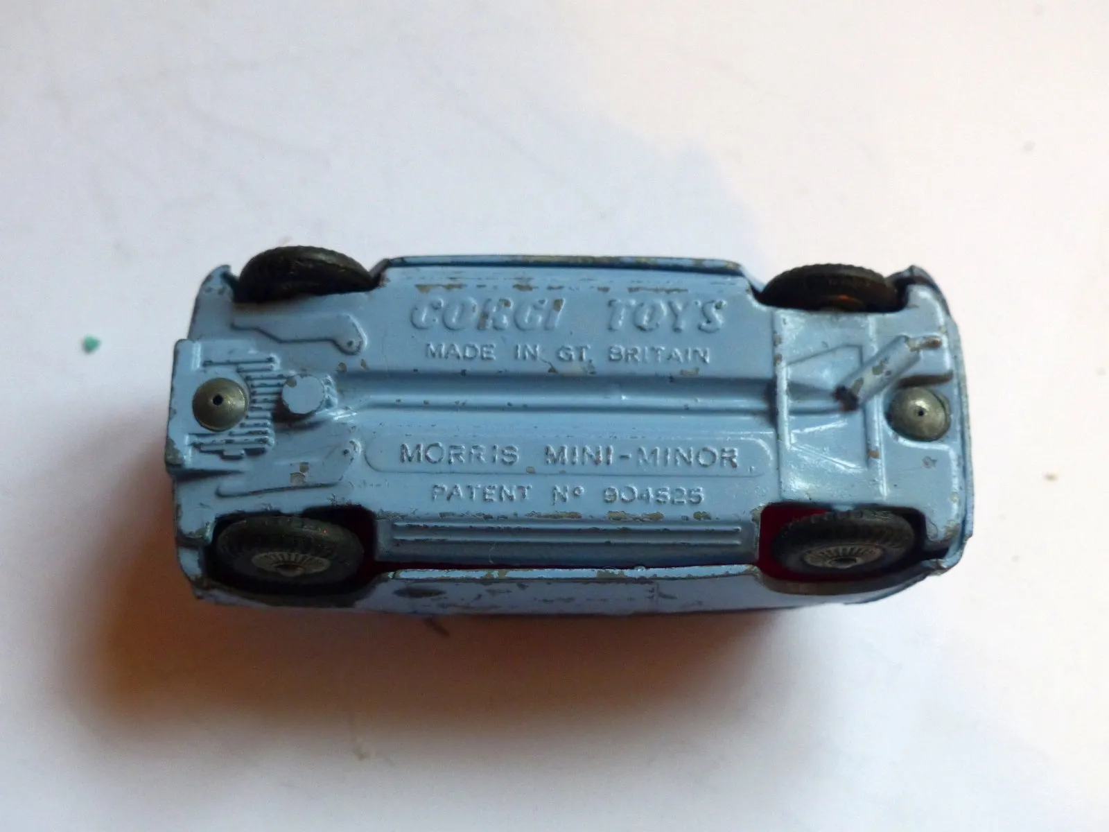226 Morris Mini Minor lilac blue, cast wheels (1)