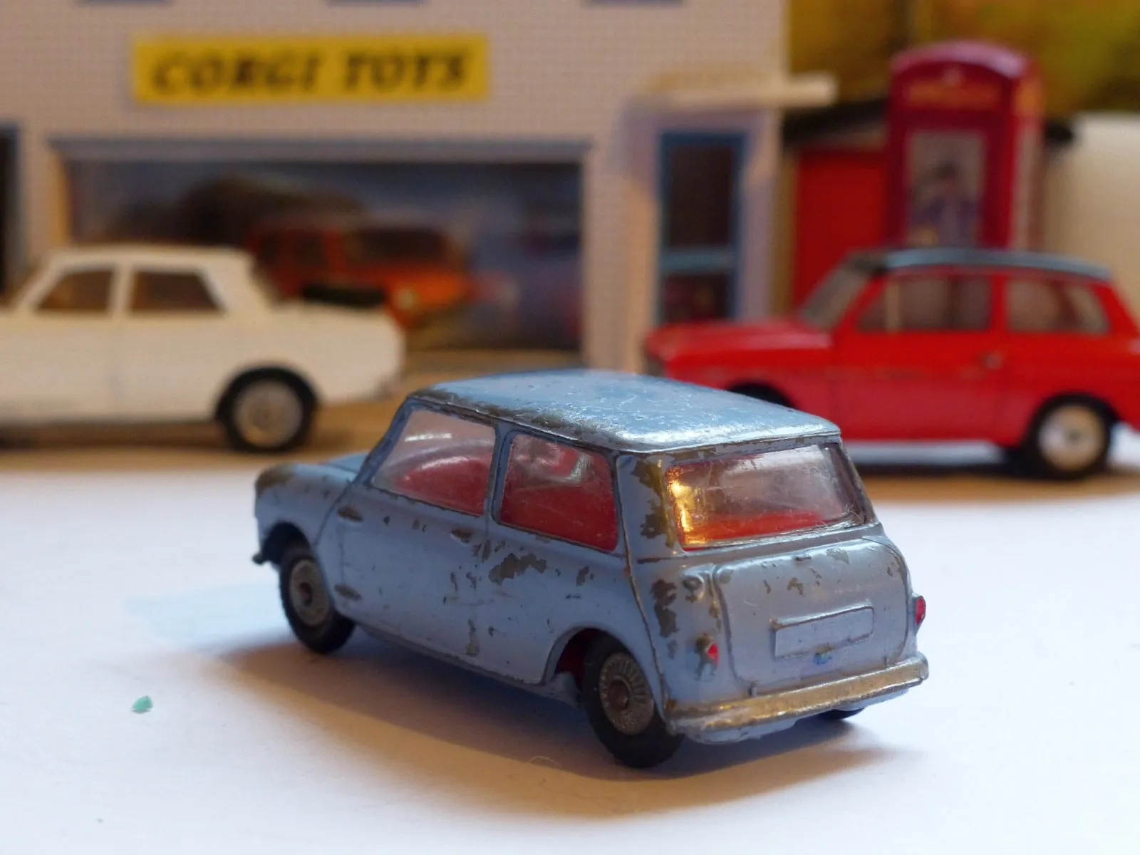 226 Morris Mini Minor lilac blue, cast wheels (1)
