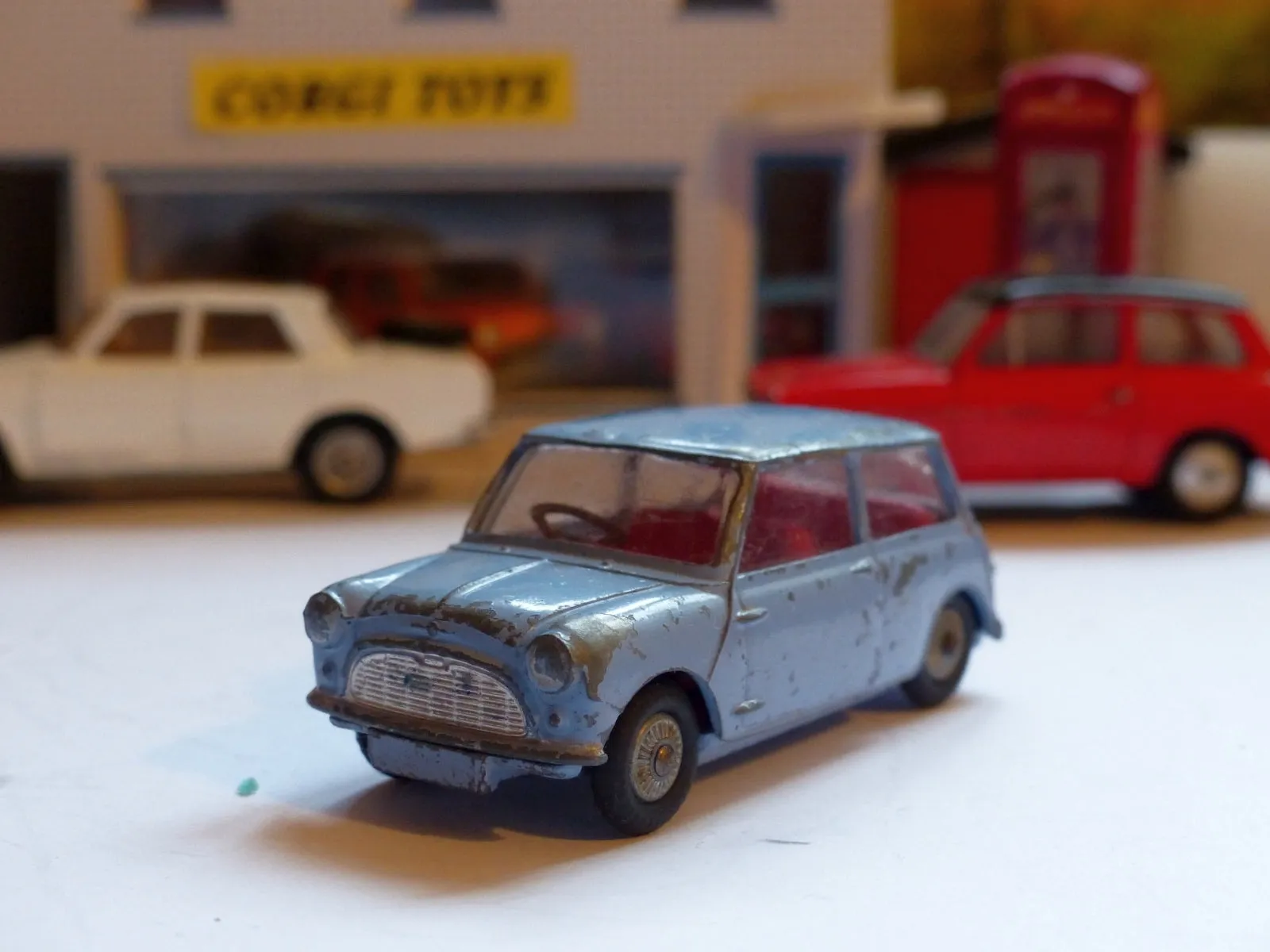 226 Morris Mini Minor lilac blue, cast wheels (1)