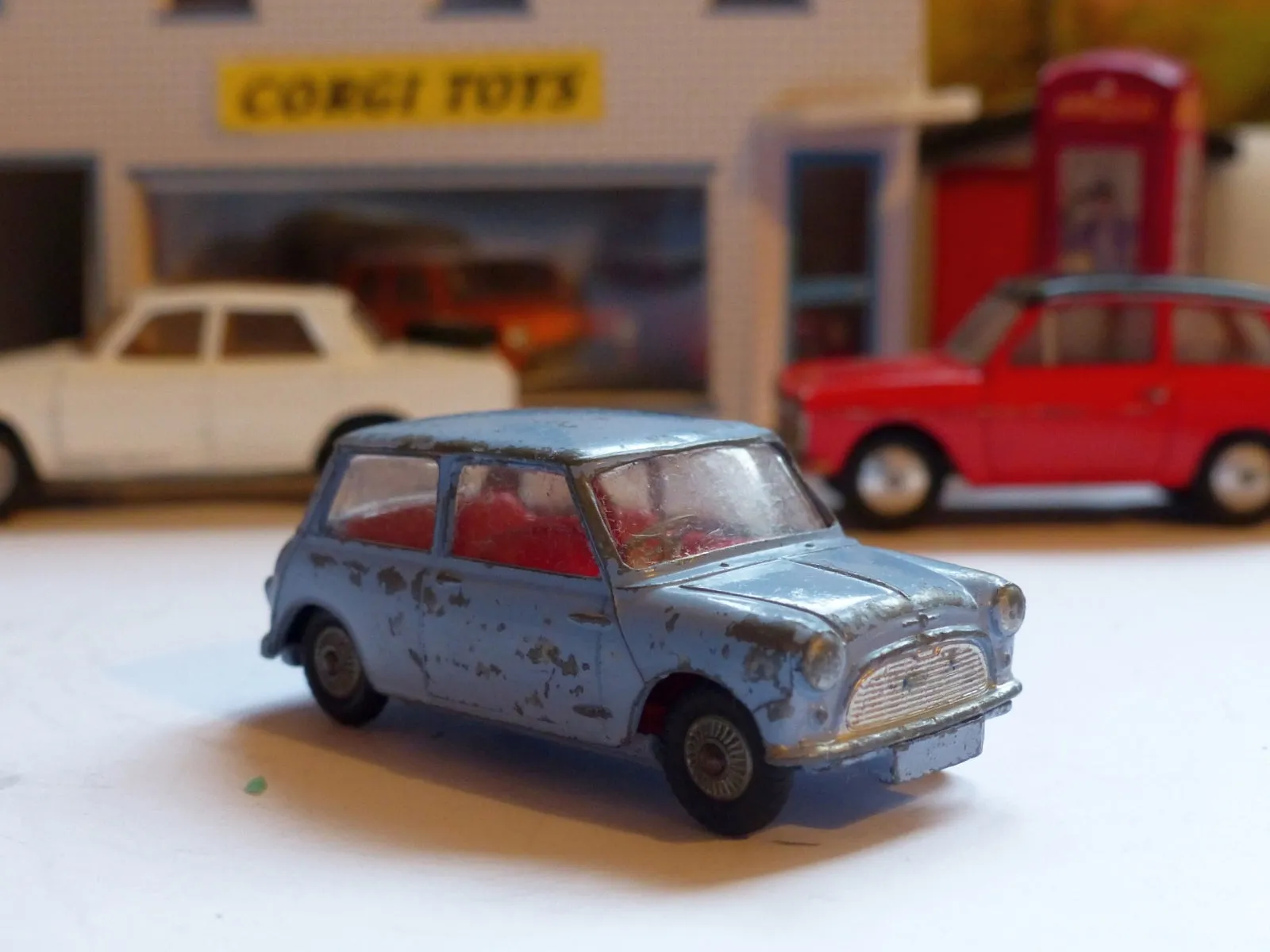226 Morris Mini Minor lilac blue, cast wheels (1)
