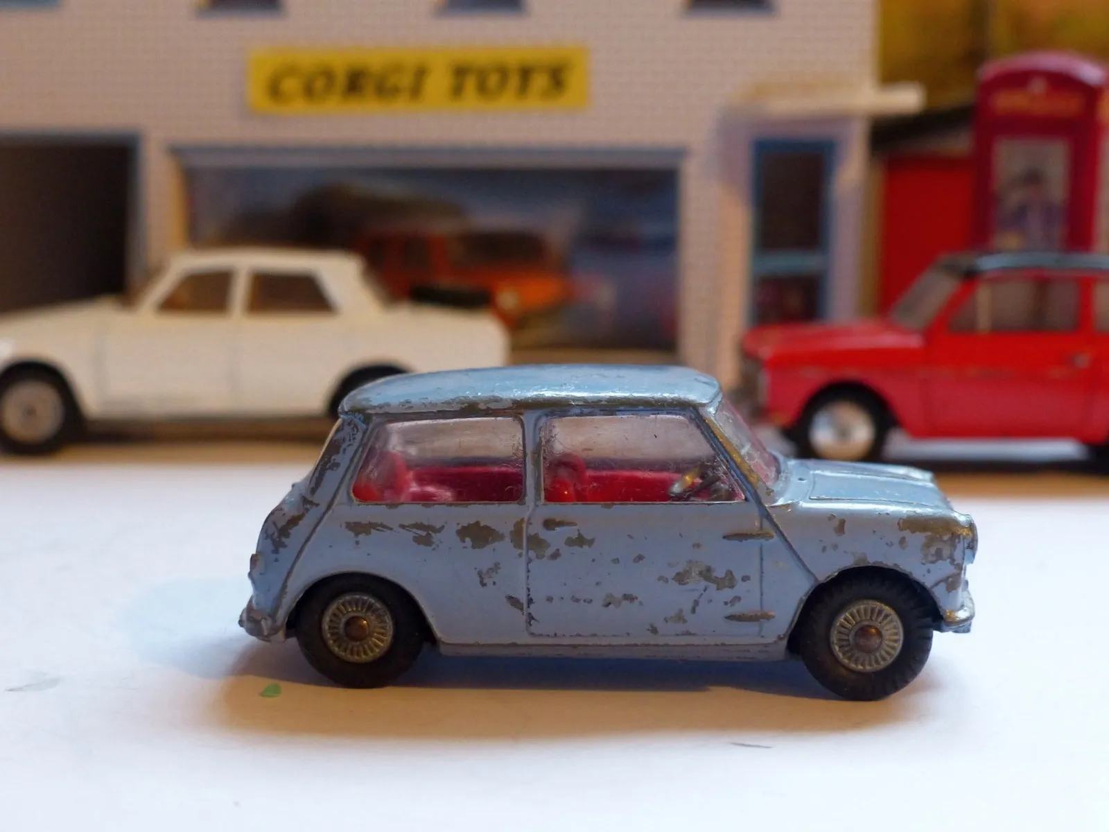 226 Morris Mini Minor lilac blue, cast wheels (1)