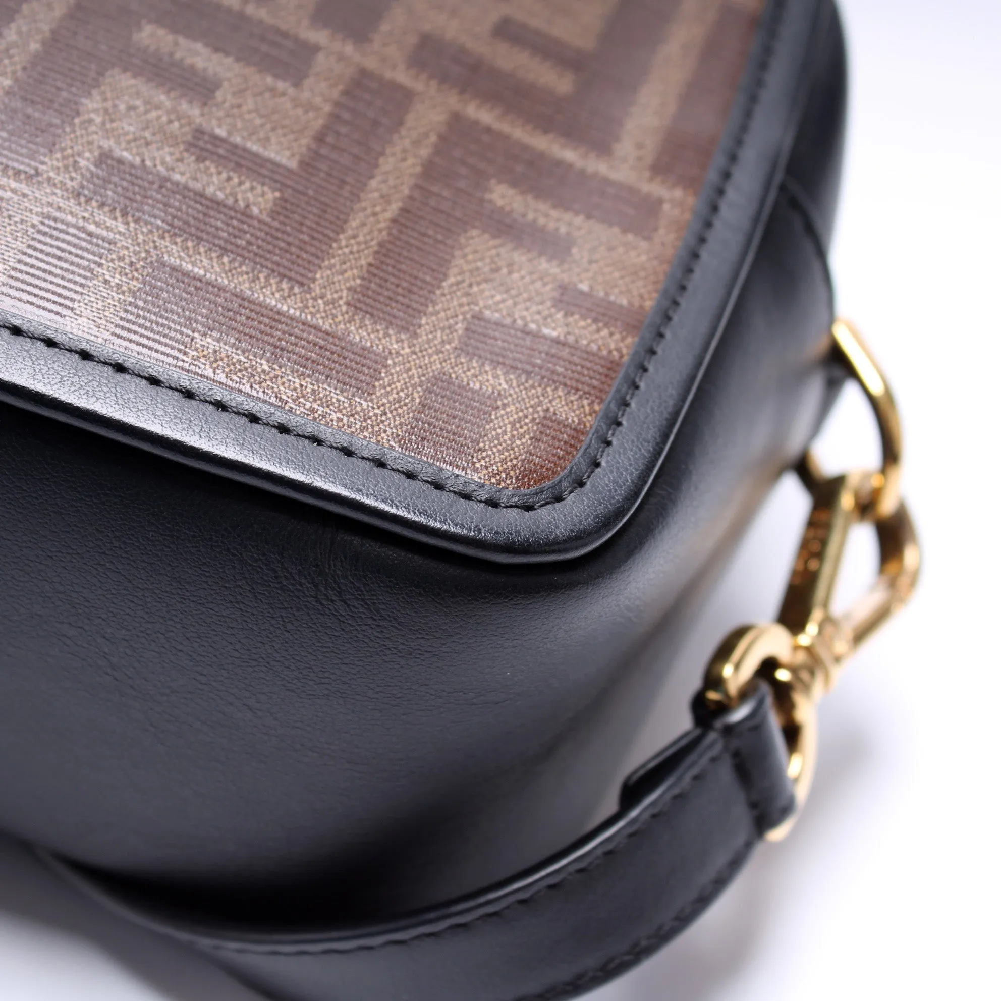 8BS019 Zucca Coated Canvas Camera Bag