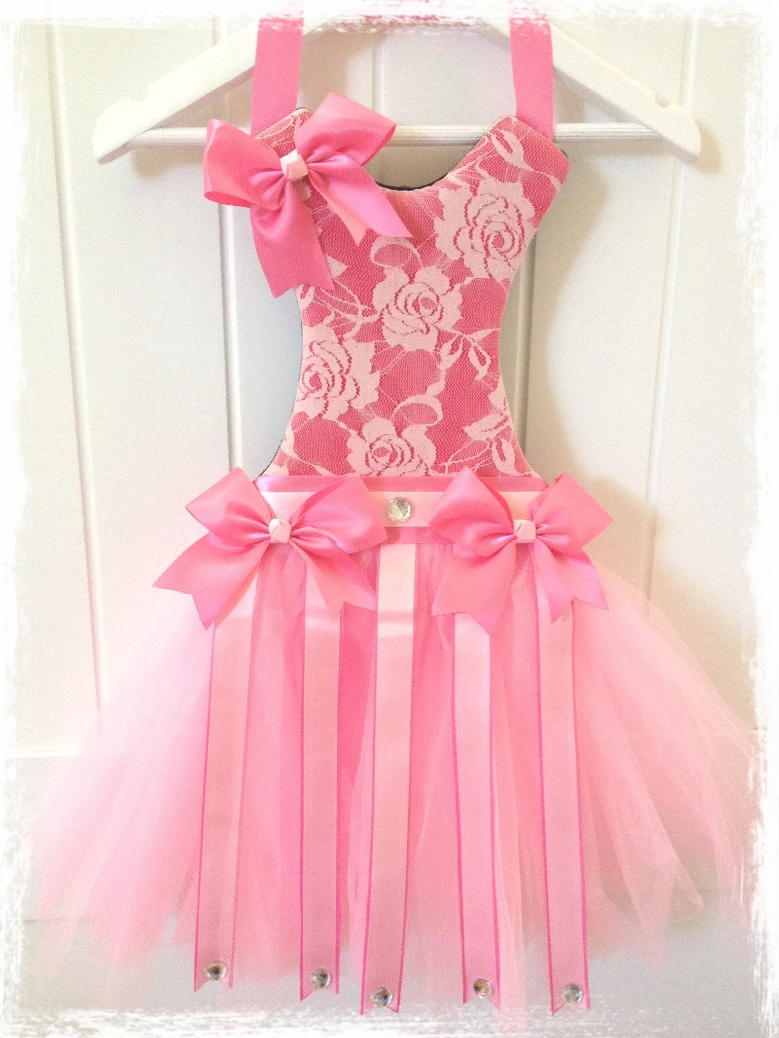 Ballerina lace hair clip holder