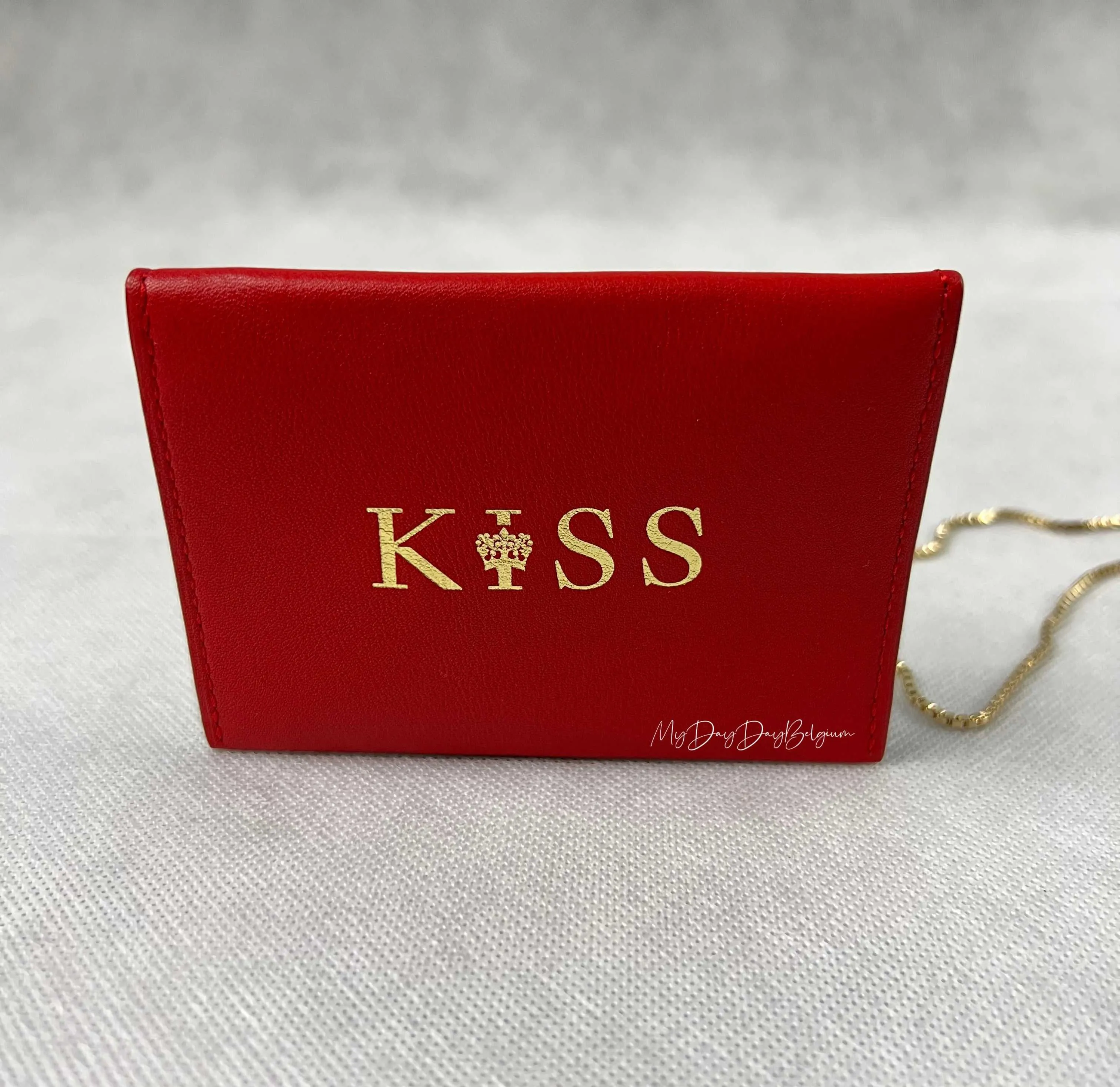 Delvaux wallet on chain kiss