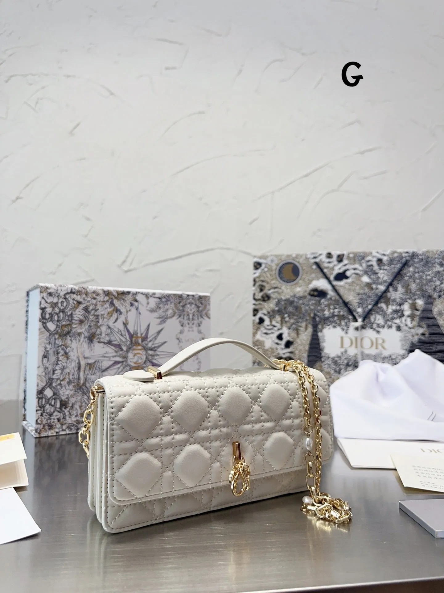 DR299 Miss Dior Mini Bag /  8.5 x 4.5 x 2 inches