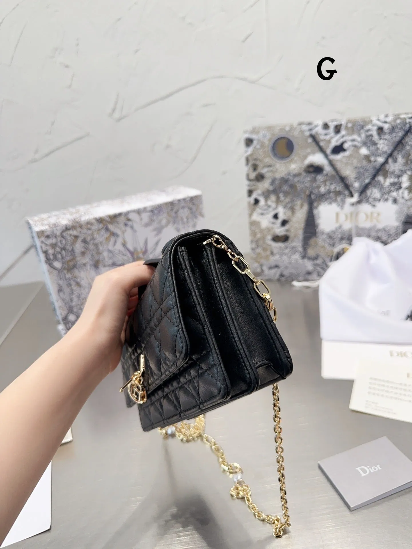 DR299 Miss Dior Mini Bag /  8.5 x 4.5 x 2 inches