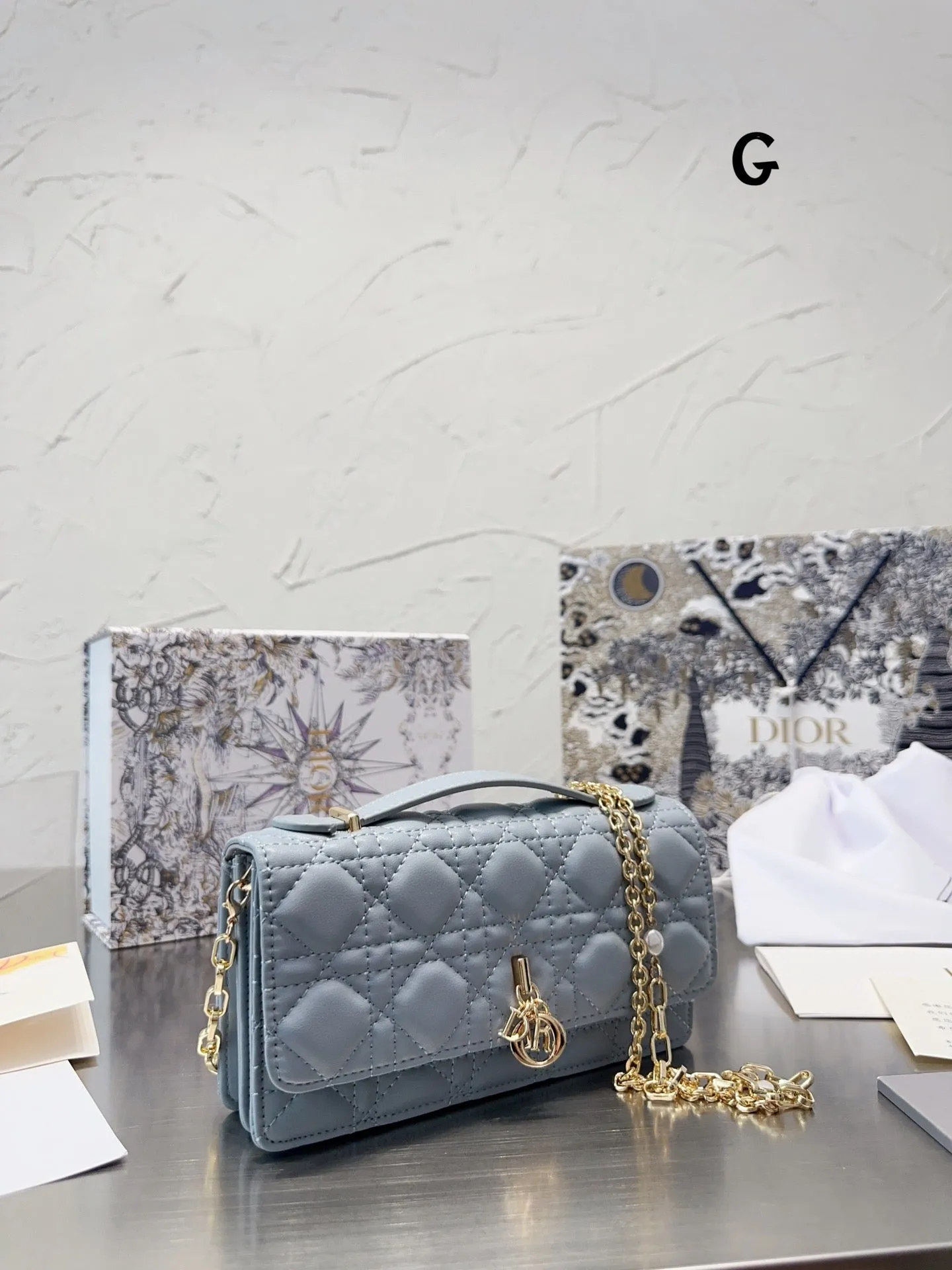 DR299 Miss Dior Mini Bag /  8.5 x 4.5 x 2 inches