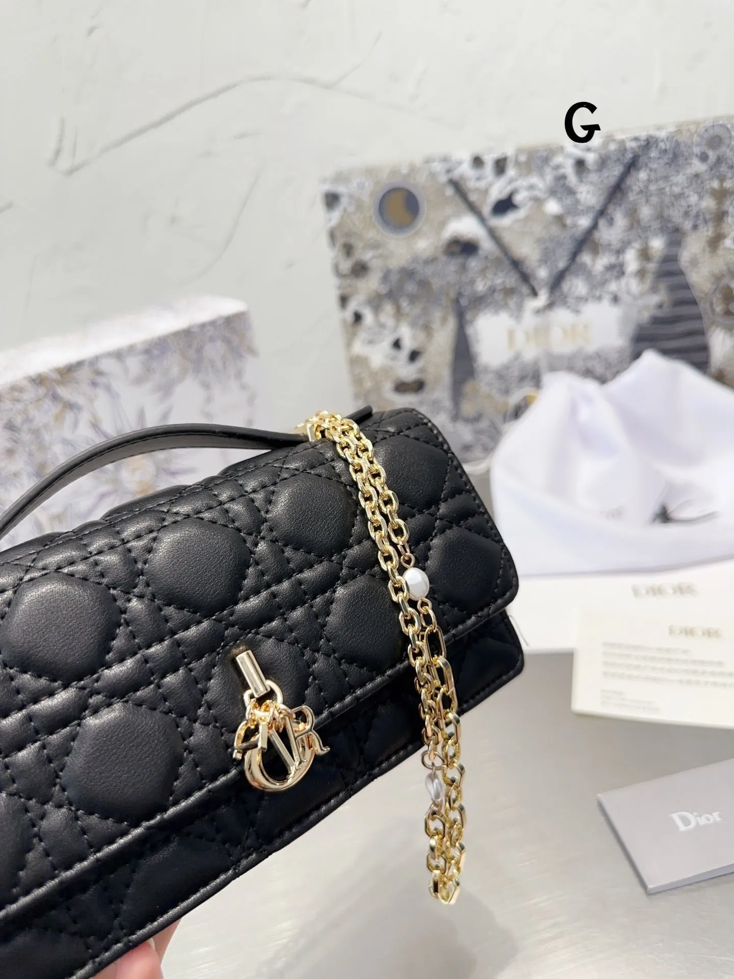 DR299 Miss Dior Mini Bag /  8.5 x 4.5 x 2 inches