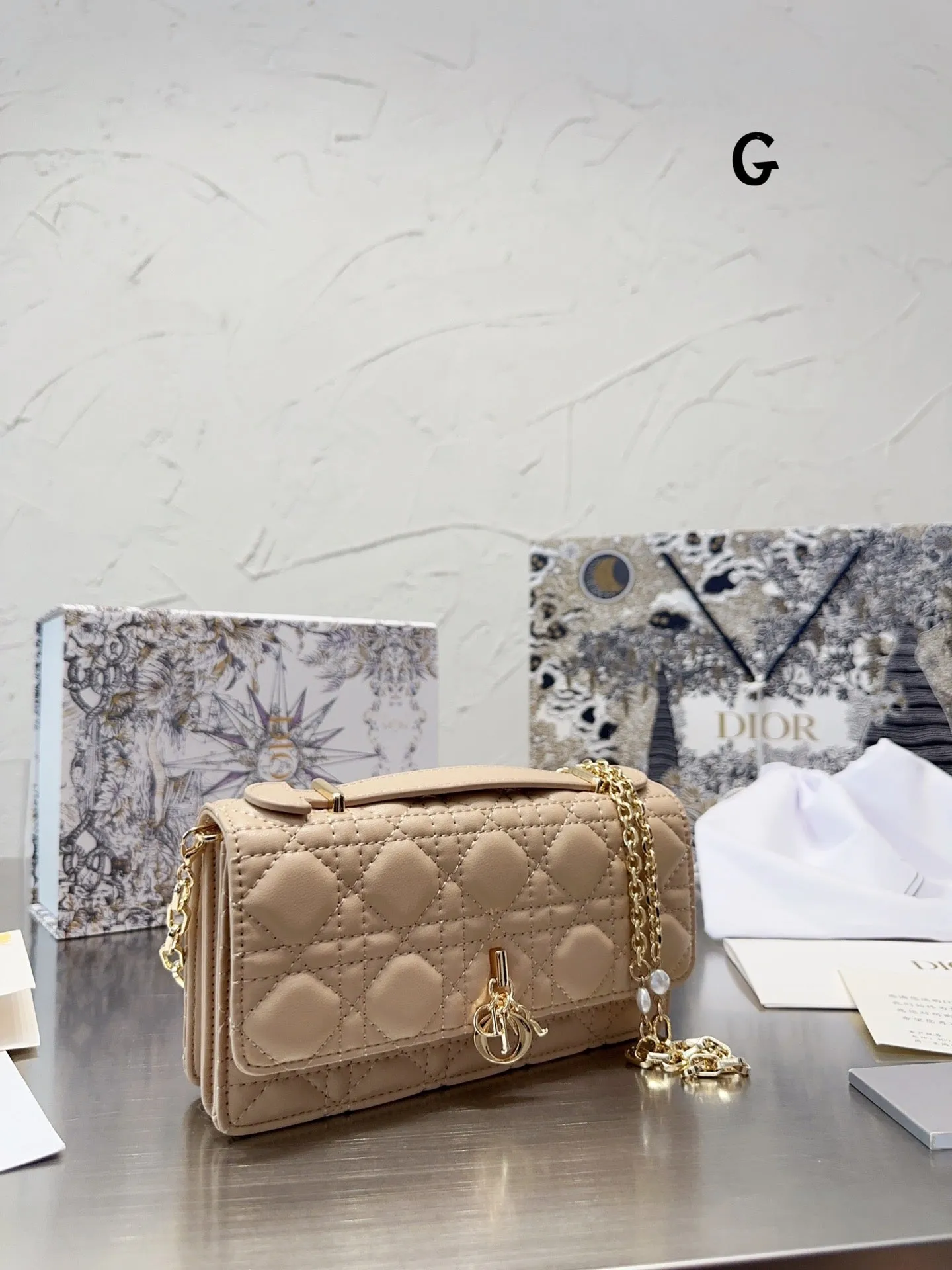 DR299 Miss Dior Mini Bag /  8.5 x 4.5 x 2 inches