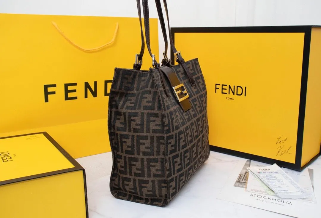 EN   Designer bags by Fendi 027