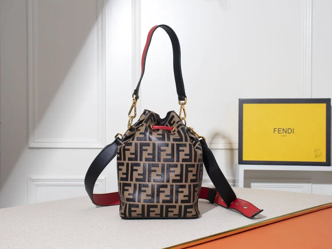 EN   Designer bags by Fendi 038