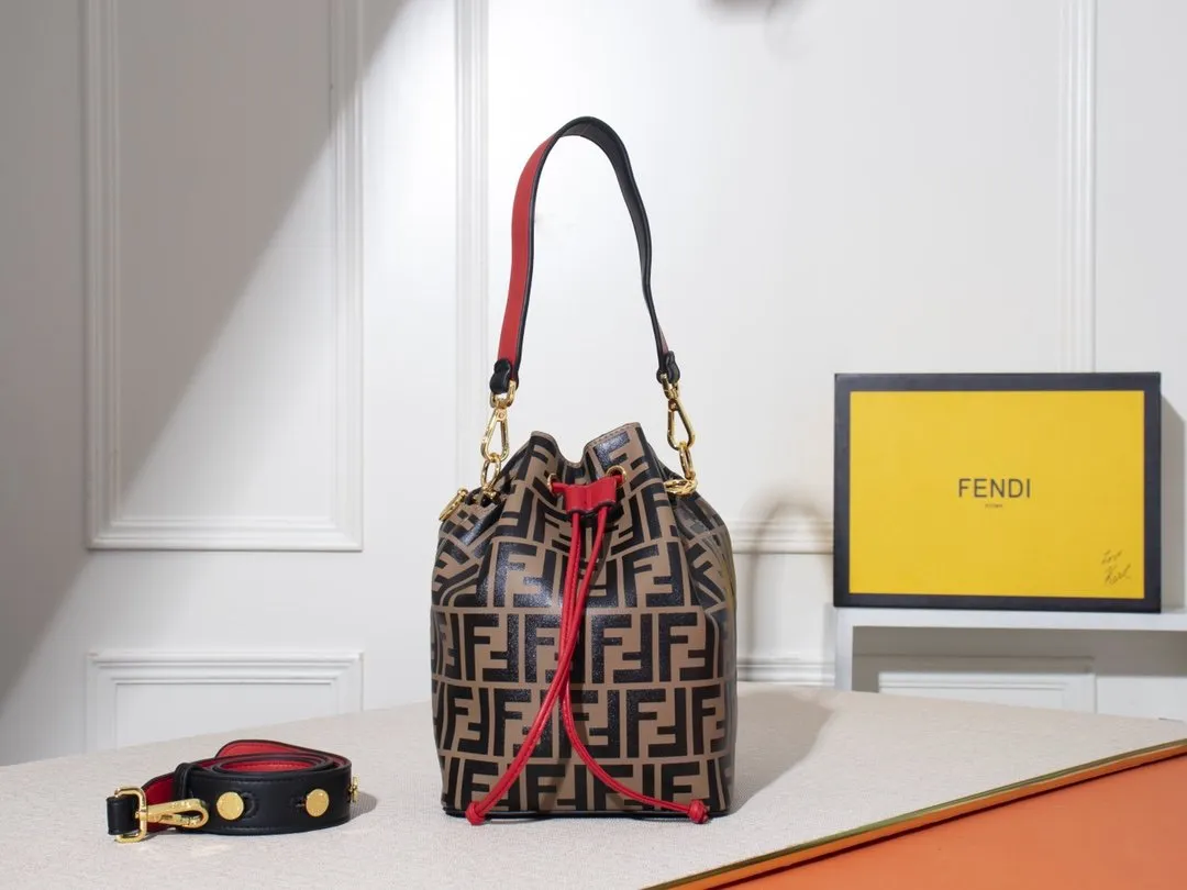 EN   Designer bags by Fendi 038