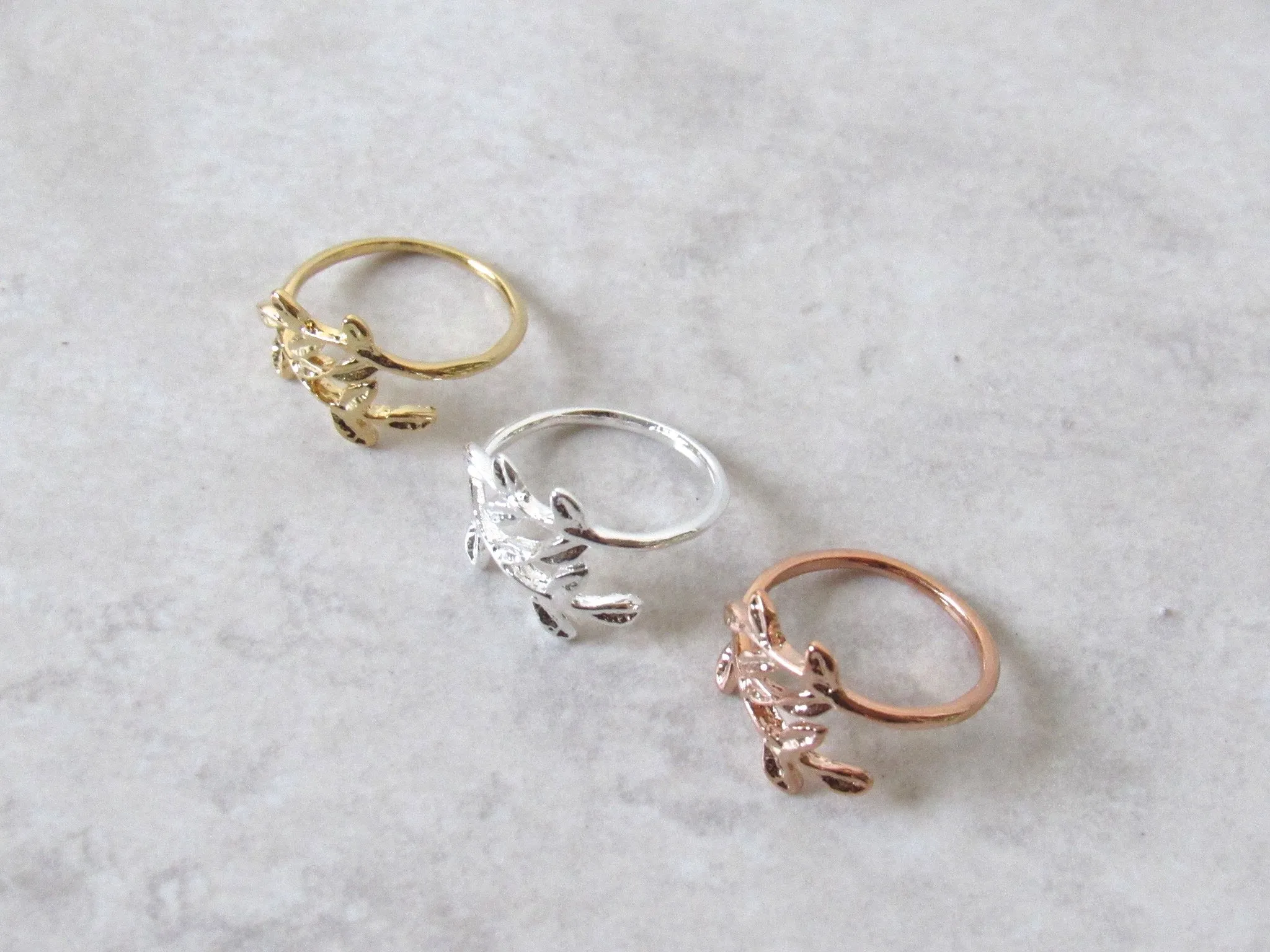 Glistening Leaf Stem Ring