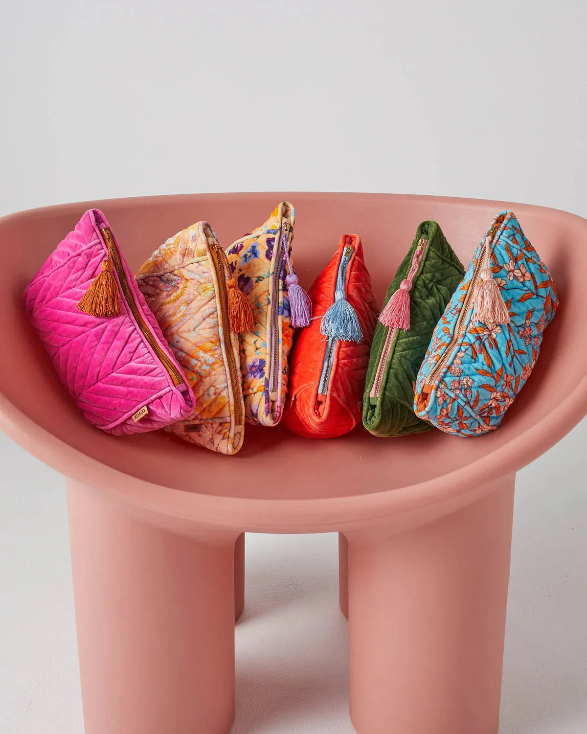Velvet Toiletry Bag: Pansy